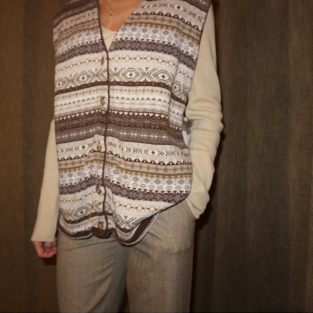 Sold CAROLINA CLOURS Vintage Vest 22W/42